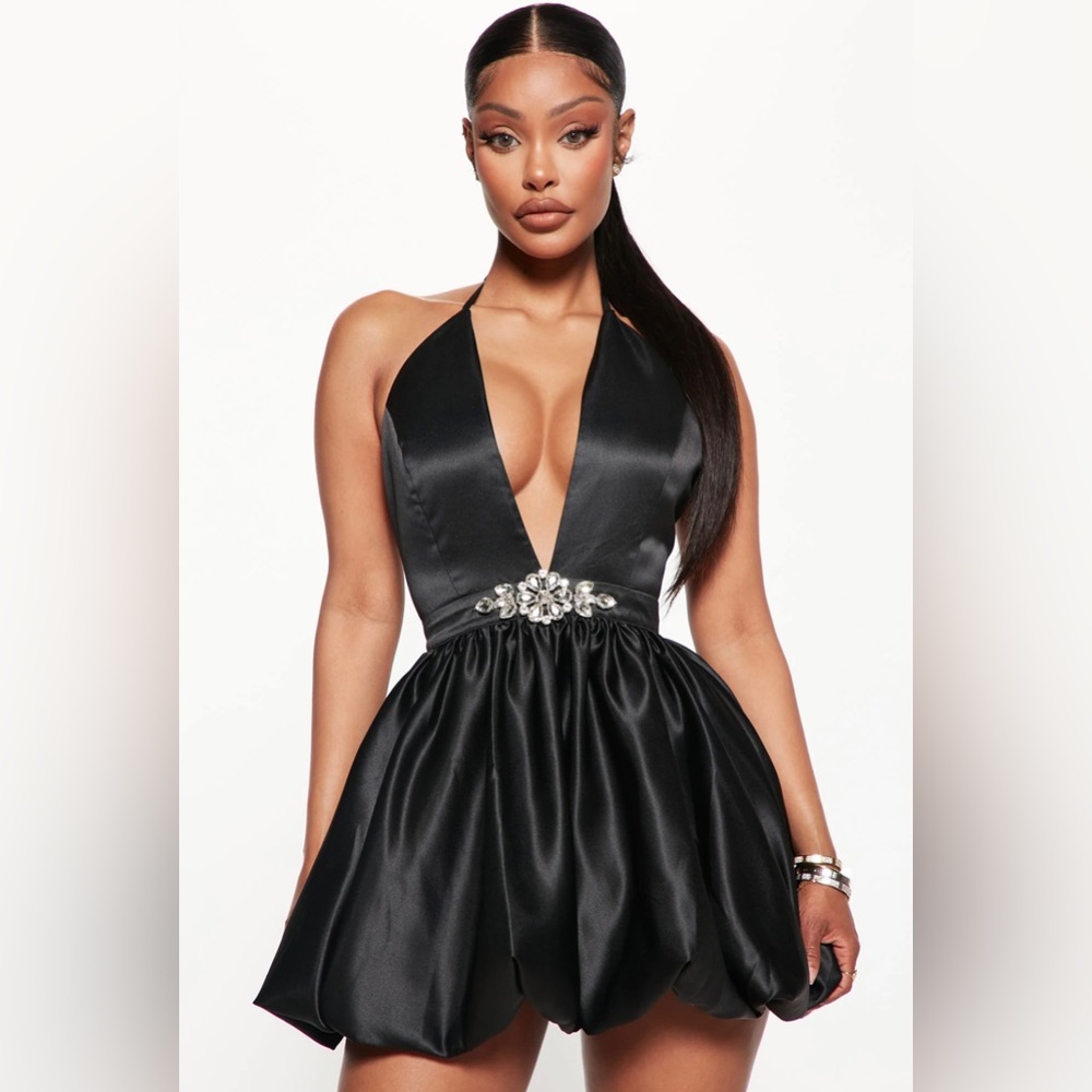 Short satin mini by FashionNova